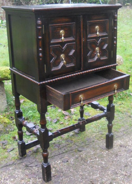JACOBEAN STYLE OAK CUPBOARD ON STAND - ADDITIONAL PHOTO 5