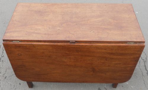Georgian Mahogany Dropleaf Dining Table to Seat Six