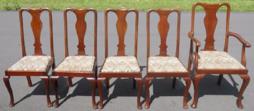 Set of Five Queen Anne Style Mahogany Dining Chairs