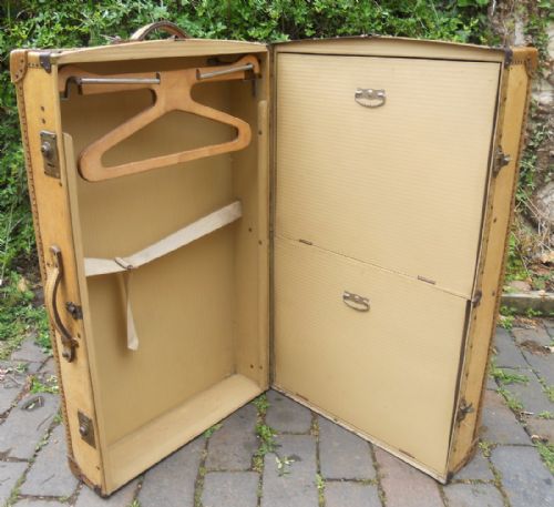 LEATHER BOUND FITTED TRAVEL TRUNK - ADDITIONAL PHOTO 5