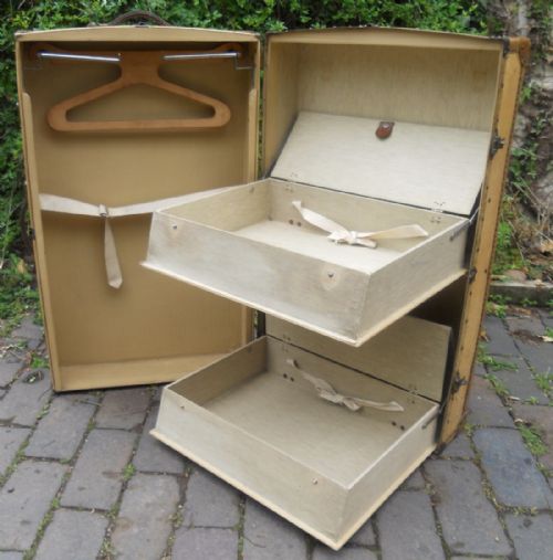 LEATHER BOUND FITTED TRAVEL TRUNK - ADDITIONAL PHOTO 9