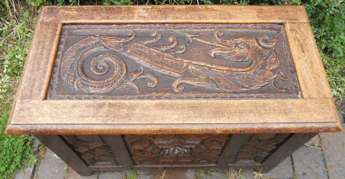 VICTORIAN SMALL CARVED OAK BLANKET CHEST - ADDITIONAL PHOTO 2