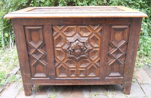 VICTORIAN SMALL CARVED OAK BLANKET CHEST - ADDITIONAL PHOTO 3