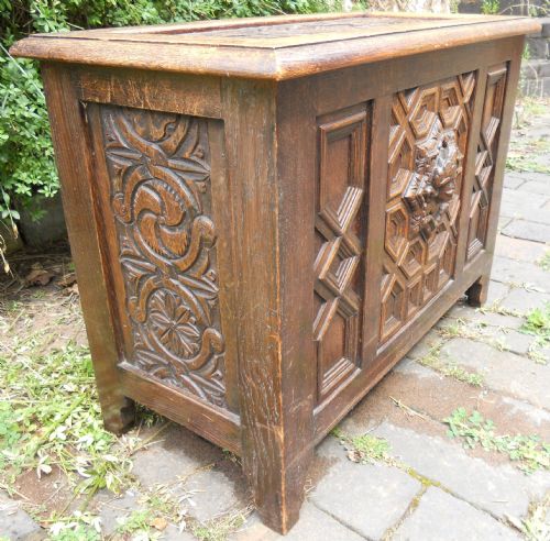 VICTORIAN SMALL CARVED OAK BLANKET CHEST - ADDITIONAL PHOTO 5