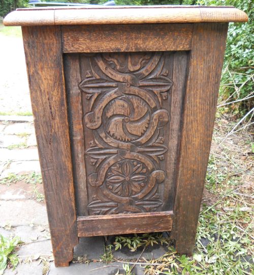 VICTORIAN SMALL CARVED OAK BLANKET CHEST - ADDITIONAL PHOTO 10