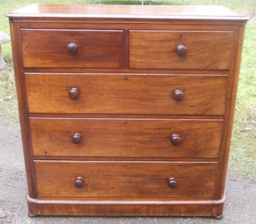 Victorian Large Mahogany Chest of Drawers