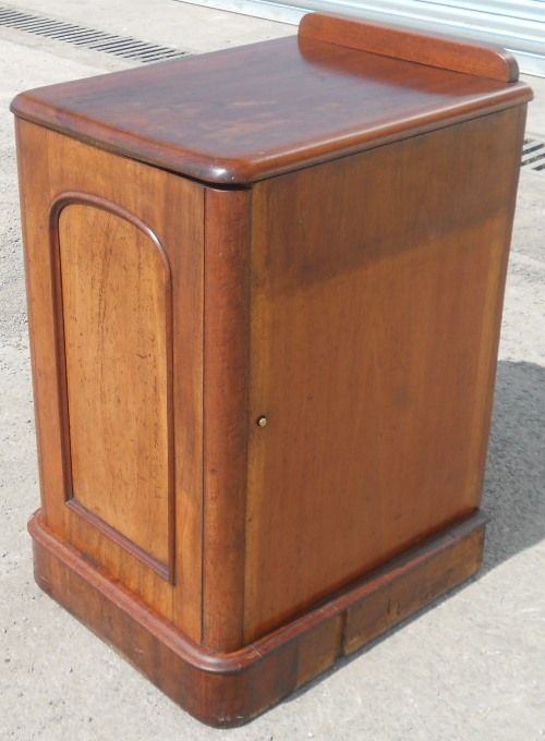Victorian Mahogany Bedside Cabinet