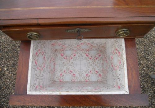 VICTORIAN MAHOGANY WORK TABLE - ADDITIONAL PHOTO 10