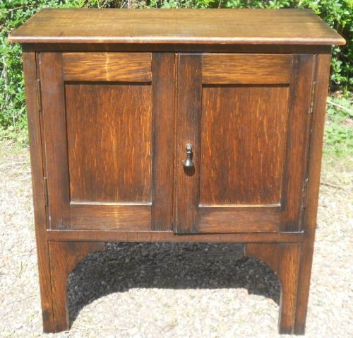 Small Oak Side Cupboard