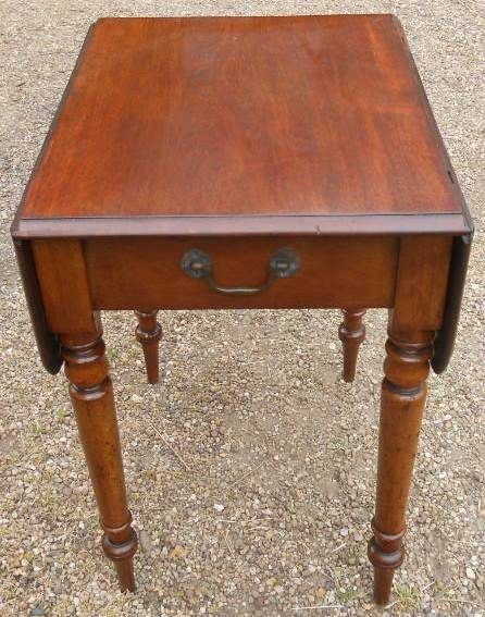 Victorian Small Mahogany Dropleaf Pembroke Table