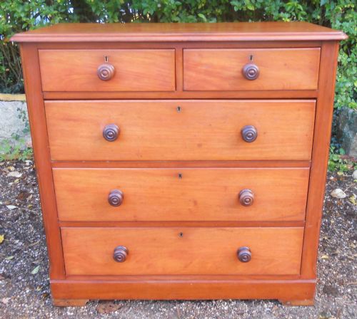Victorian Mahogany Chest of Drawers