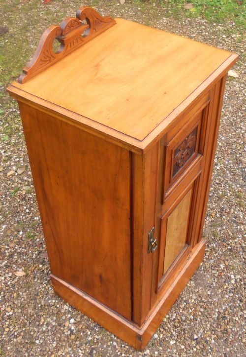 EDWARDIAN SATIN WALNUT BEDSIDE CABINET - ADDITIONAL PHOTO 1