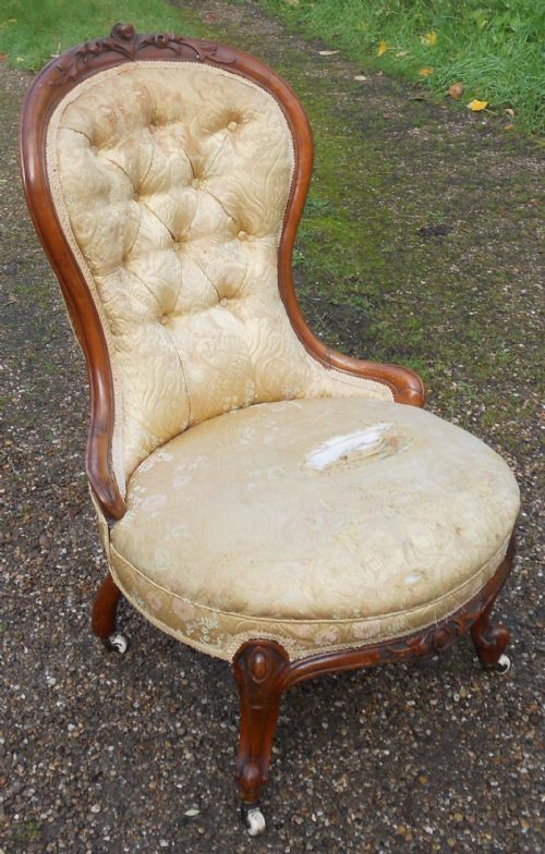 Victorian Walnut Framed Nursing Chair for Re-upholstery