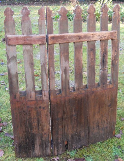Edwardian Wooden Picket Gate & Fence