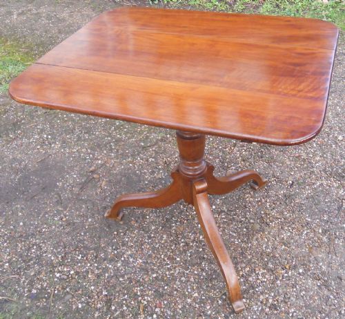 Georgian Mahogany Tripod Breakfast Table
