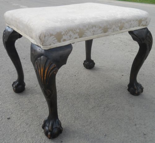 UPHOLSTERED DRESSING STOOL - ADDITIONAL PHOTO 4
