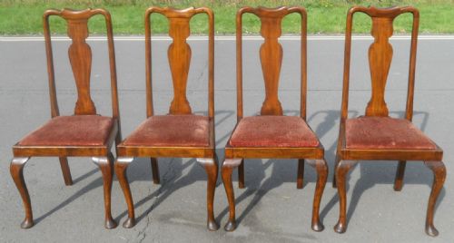 Set of Four Queen Anne Style Mahogany Dining Chairs