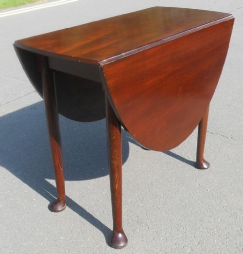Georgian Mahogany Oval Dropleaf Dining Table