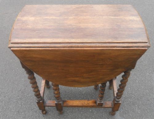 SMALL OAK OVAL GATELEG TABLE - ADDITIONAL PHOTO 1