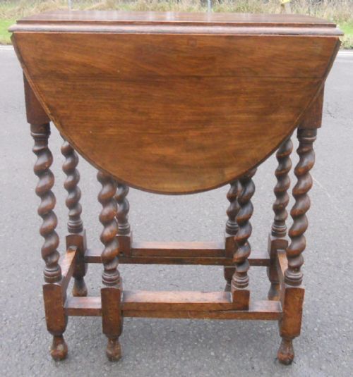 SMALL OAK OVAL GATELEG TABLE - ADDITIONAL PHOTO 2