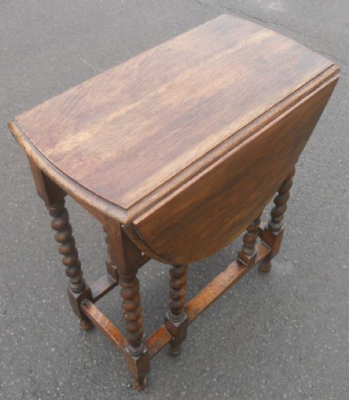 SMALL OAK OVAL GATELEG TABLE - ADDITIONAL PHOTO 3