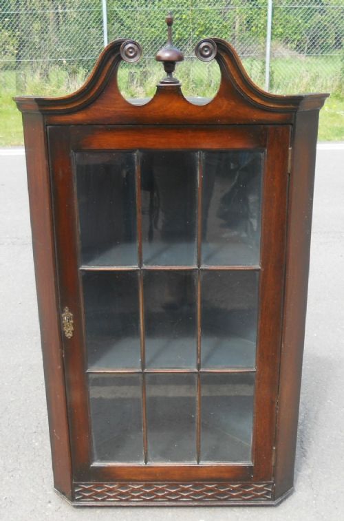 EDWARDIAN MAHOGANY HANGING CORNER CABINET