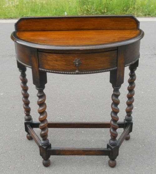 Oak Bowfront Side Table