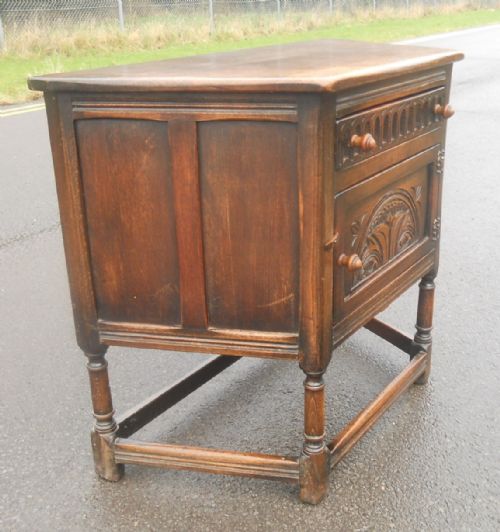 JACOBEAN STYLE OAK SIDE CUPBOARD - ADDITIONAL PHOTO 3