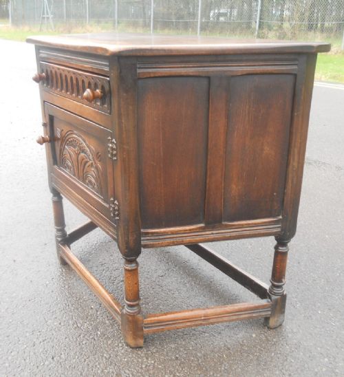 JACOBEAN STYLE OAK SIDE CUPBOARD - ADDITIONAL PHOTO 4