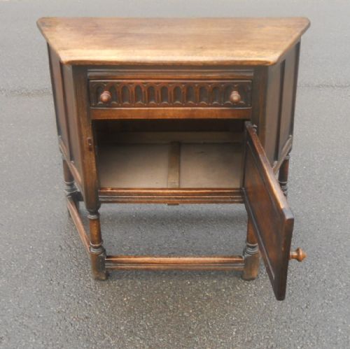 JACOBEAN STYLE OAK SIDE CUPBOARD - ADDITIONAL PHOTO 6