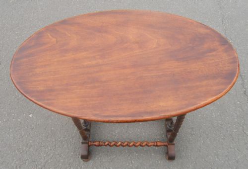 VICTORIAN OVAL MAHOGANY CENTRE TABLE - ADDITIONAL PHOTO 2