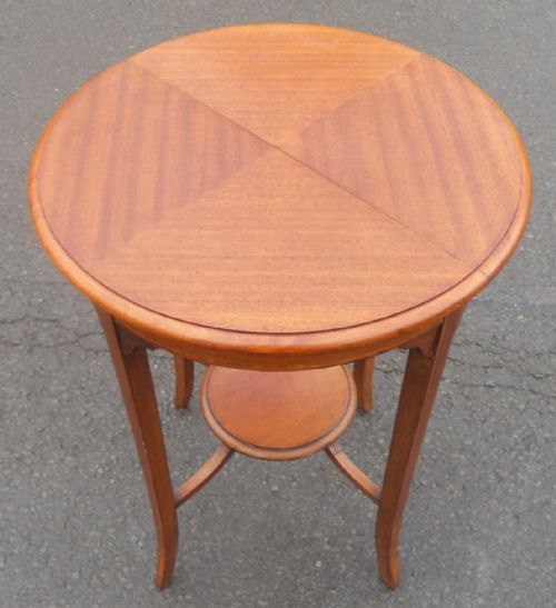EDWARDIAN CIRCULAR TOP MAHOGANY OCCASIONAL TABLE - ADDITIONAL PHOTO 1