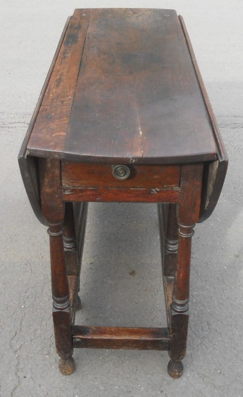 ANTIQUE OAK GATELEG DINING TABLE