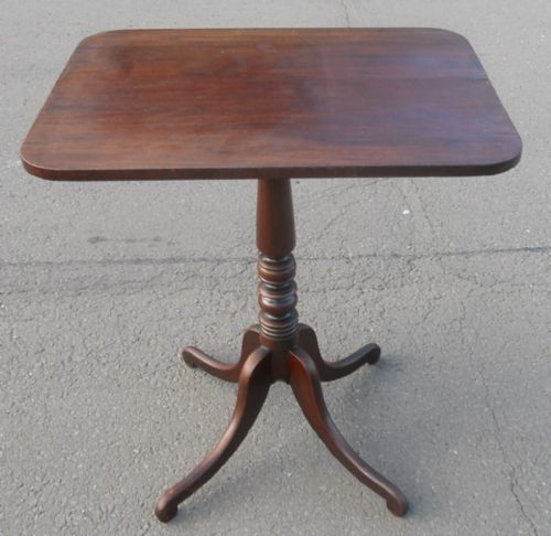 Georgian Mahogany Pedestal Table