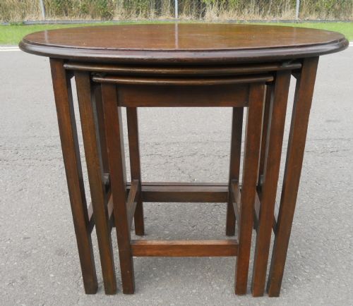 OVAL MAHOGANY NEST OF THREE COFFEE TABLES - ADDITIONAL PHOTO 2