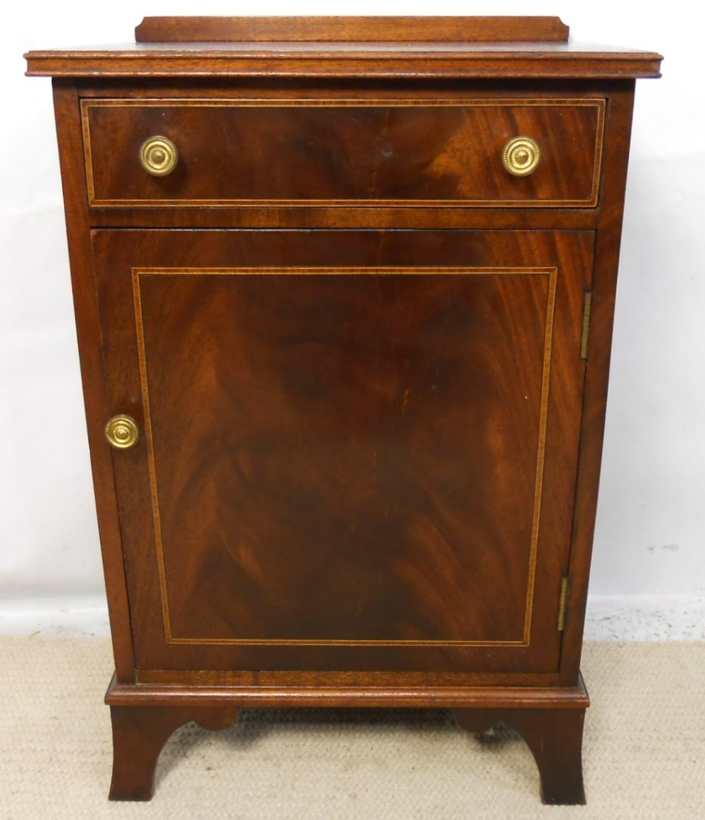 Georgian Style Inlaid Mahogany Bedside Cabinet 