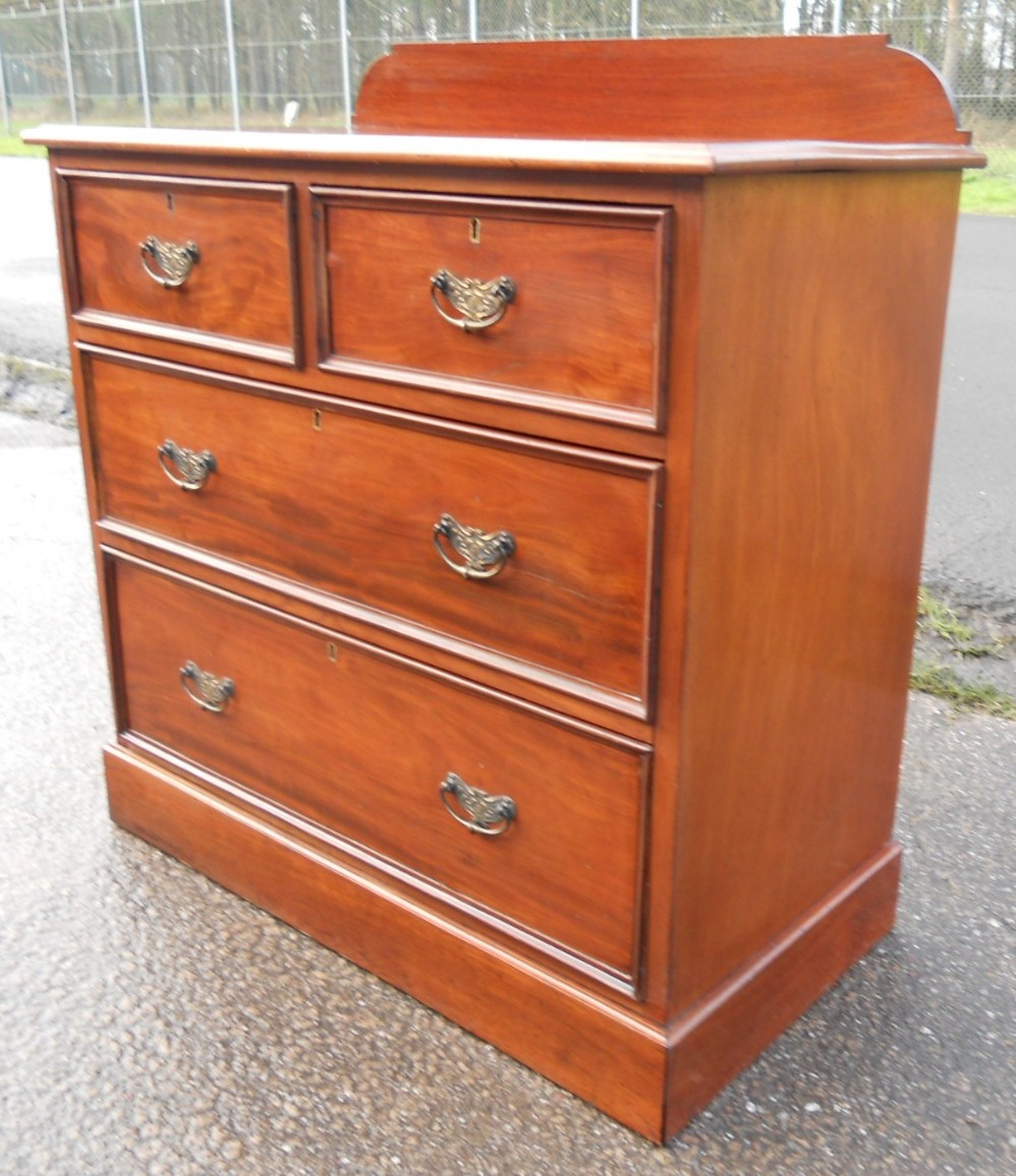 Edwardian Mahogany Chest of Drawers with Makers Label