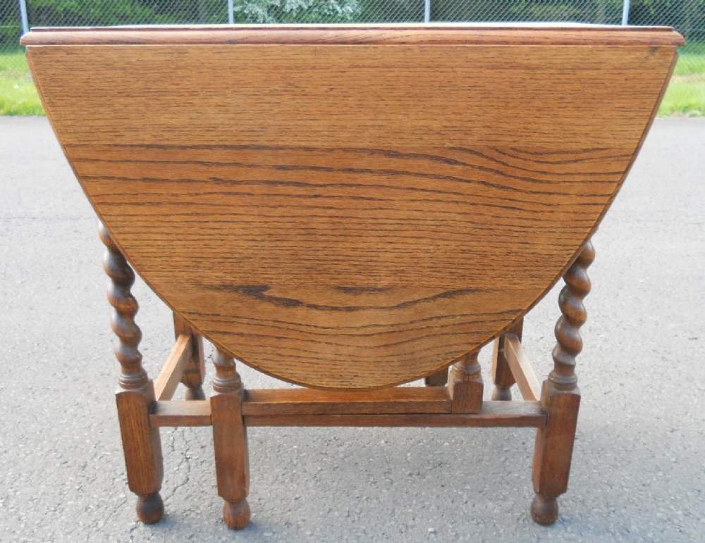 Light Oak Oval Dropleaf Gateleg Dining Table 