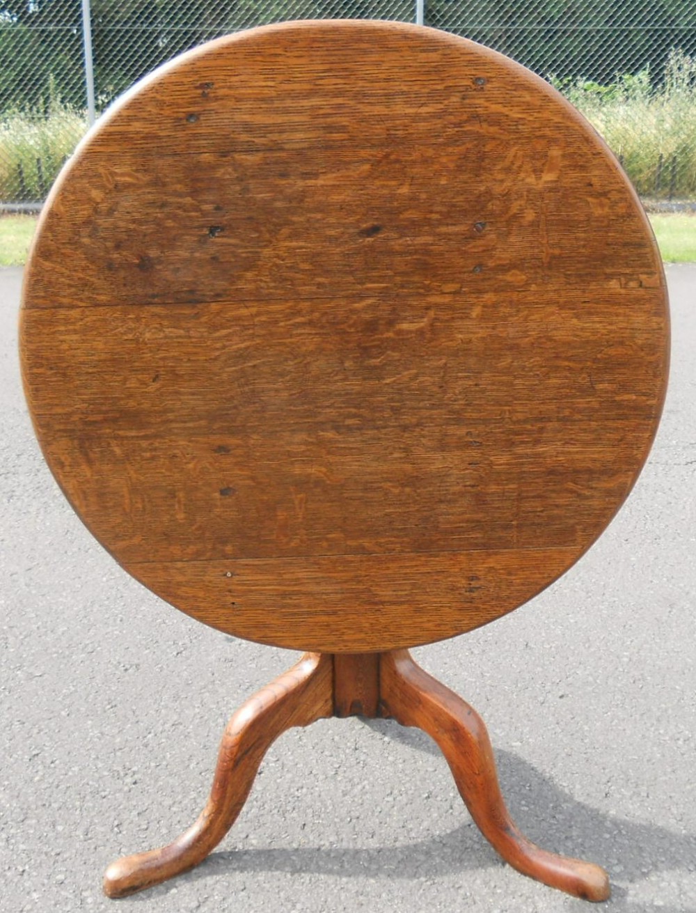 Georgian Oak Round Tripod Coffee Table 