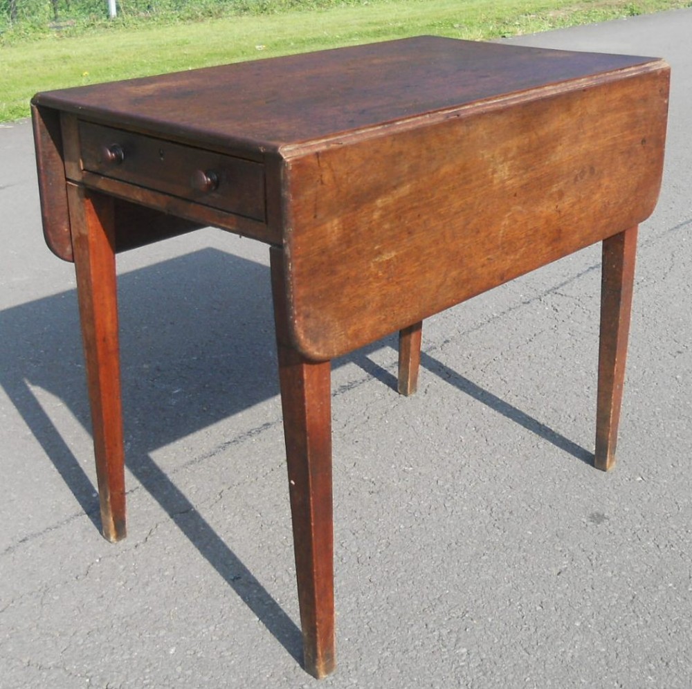 Georgian Mahogany Pembroke Dropleaf Table 