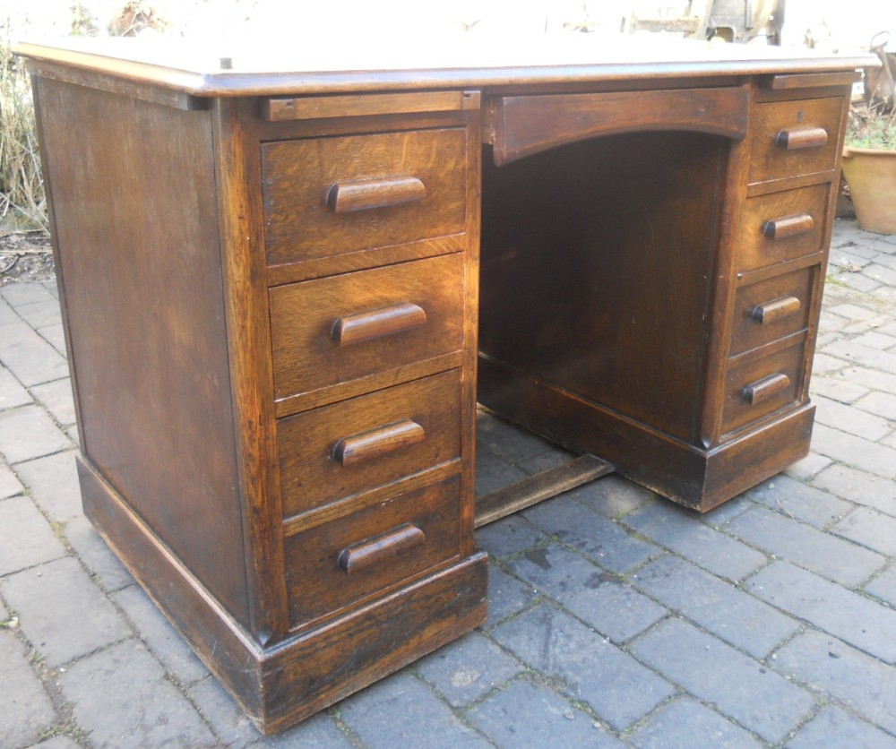 Oak Kneehole Office Writing Desk