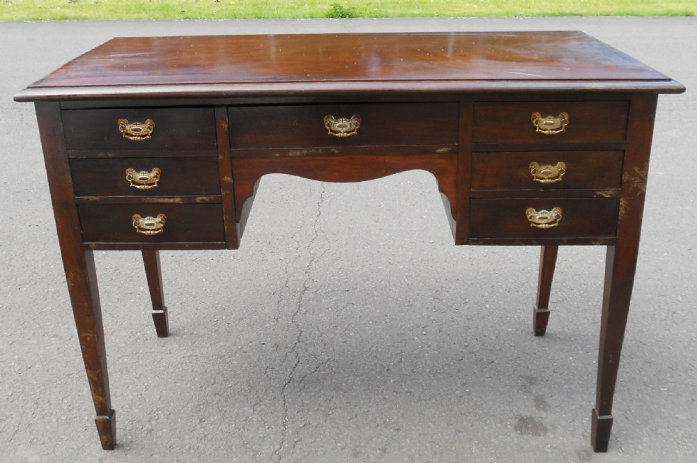 Edwardian Mahogany Kneehole Desk 