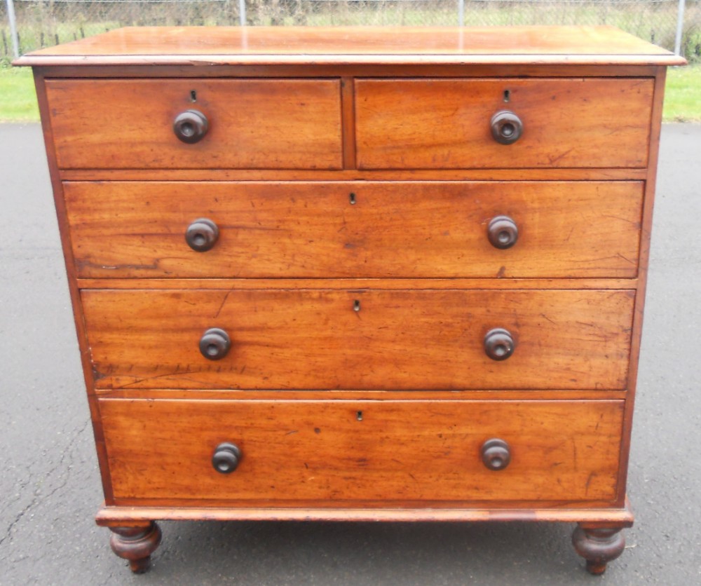 Victorian Mahogany Chest of Drawers 
