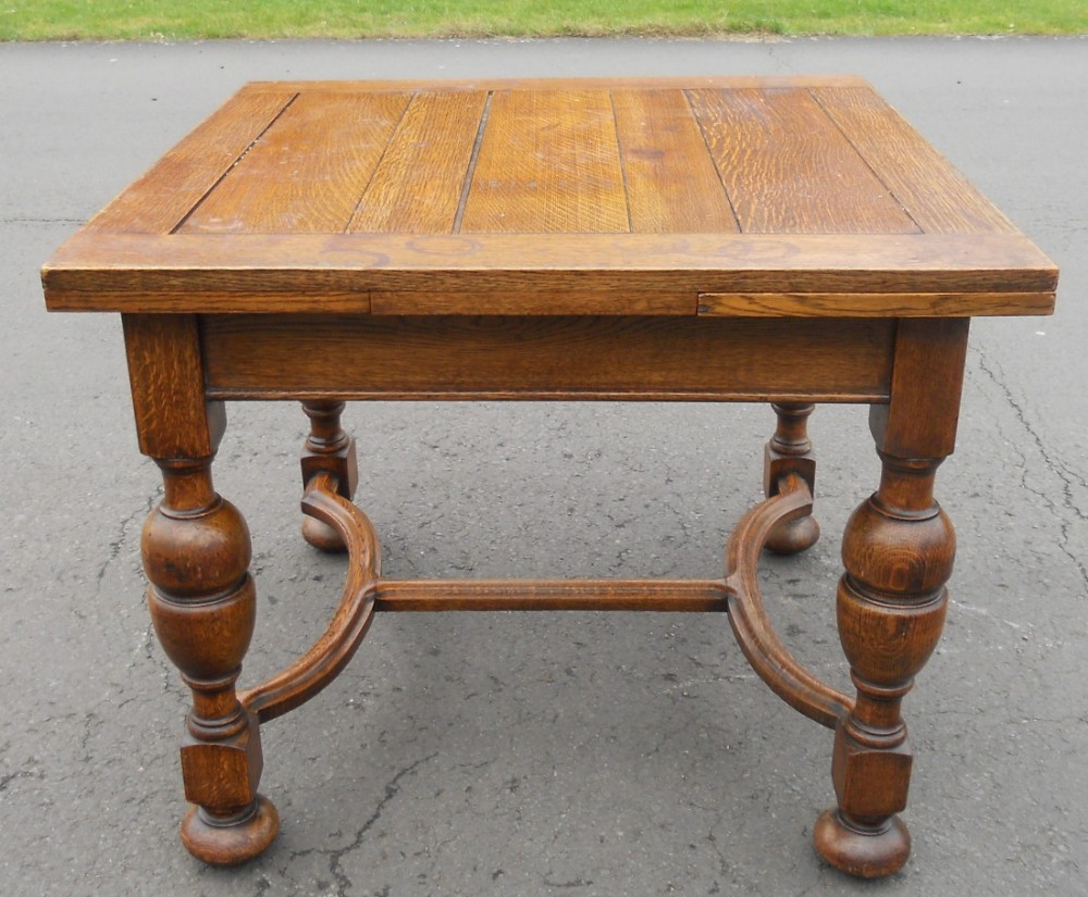 Oak Extending Dining Table to Seat Six 