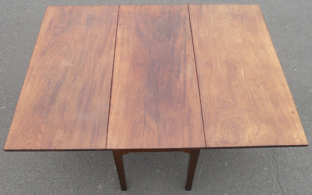 Georgian Mahogany Dropleaf Dining Table  View IV