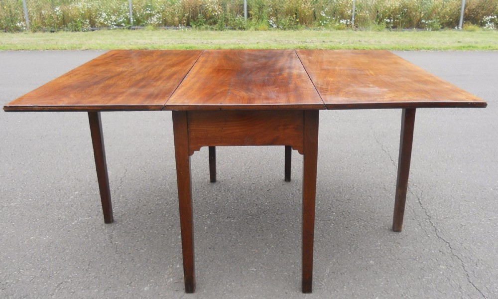 Georgian Mahogany Dropleaf Dining Table  View VI