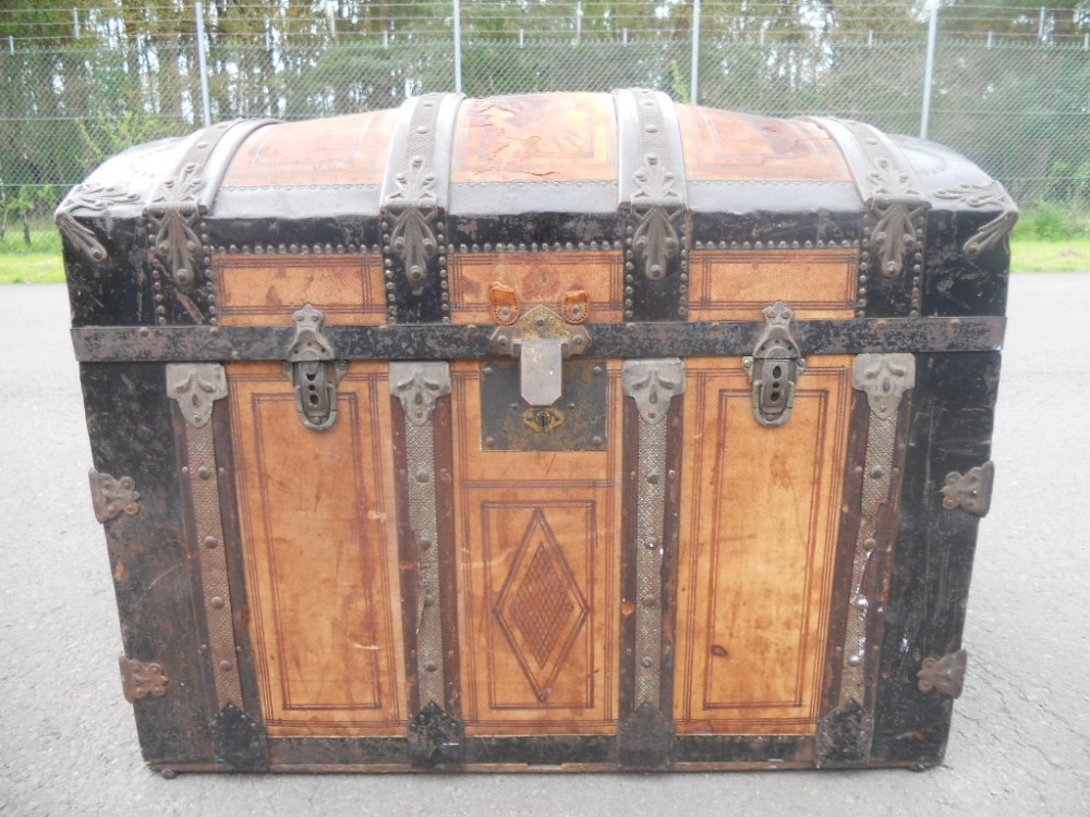 Victorian Dome Top Bound Trunk 