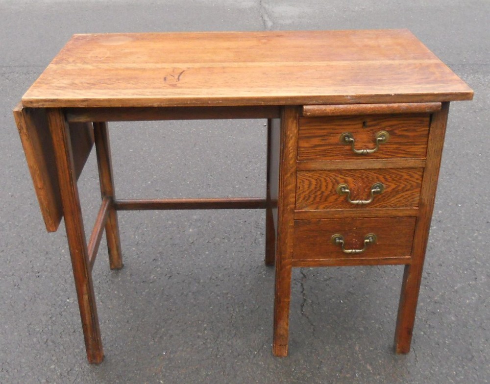 Oak Single Pedestal Kneehole Writing Desk 