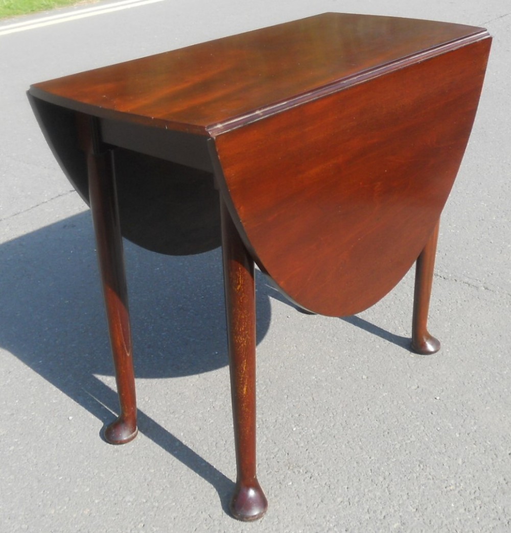 Georgian Mahogany Oval Dropleaf Dining Table 