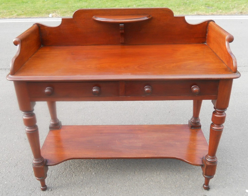 Victorian Mahogany Side Table 